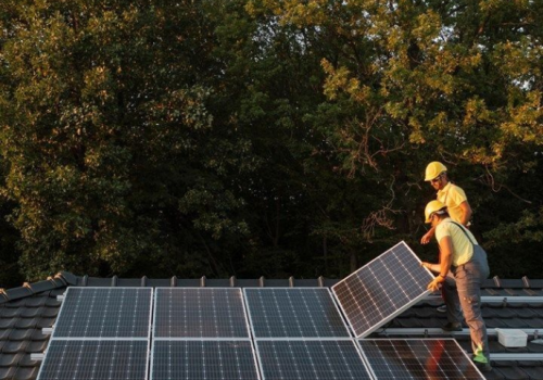 Vous recherchez un installateur de panneaux solaires à Tanger ? Profitez de l'ensoleillement exceptionnel du nord du Maroc pour réduire vos factures d’électricité. Econord Aménagement vous propose des solutions photovoltaïques sur mesure, de l'étude à l'installation et à la maintenance, pour les particuliers et les professionnels.